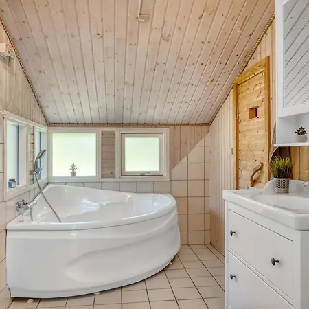 Holiday home Elizabeth - 150m To The Fjord By Interhome